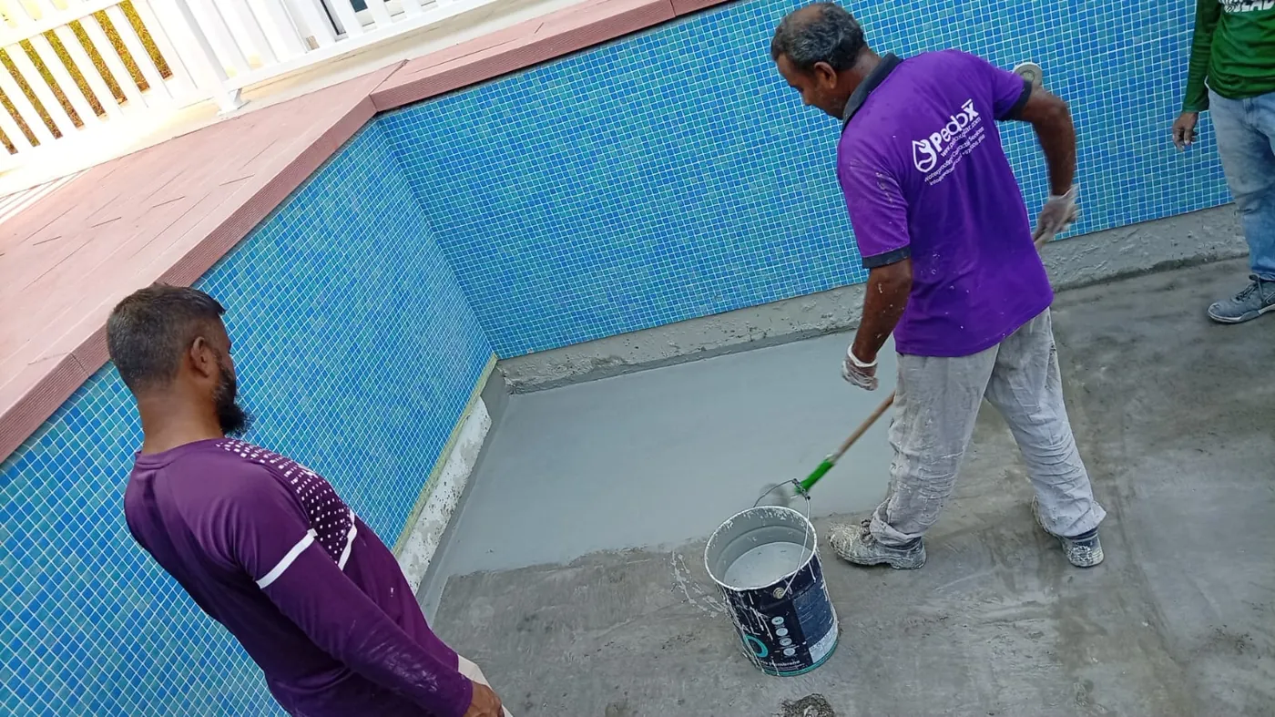 Pool waterproofing on site — PEDOX site photograph